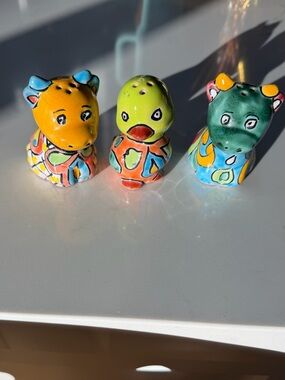 🌱Vintage Talavera Style Salt and Pepper Shakers, Set of 3, Two Cows and One Duck